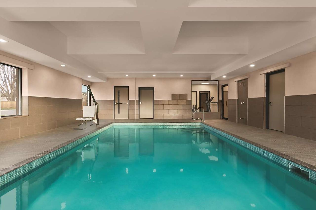 Country Inn & Suites By Radisson, Belleville, On エクステリア 写真