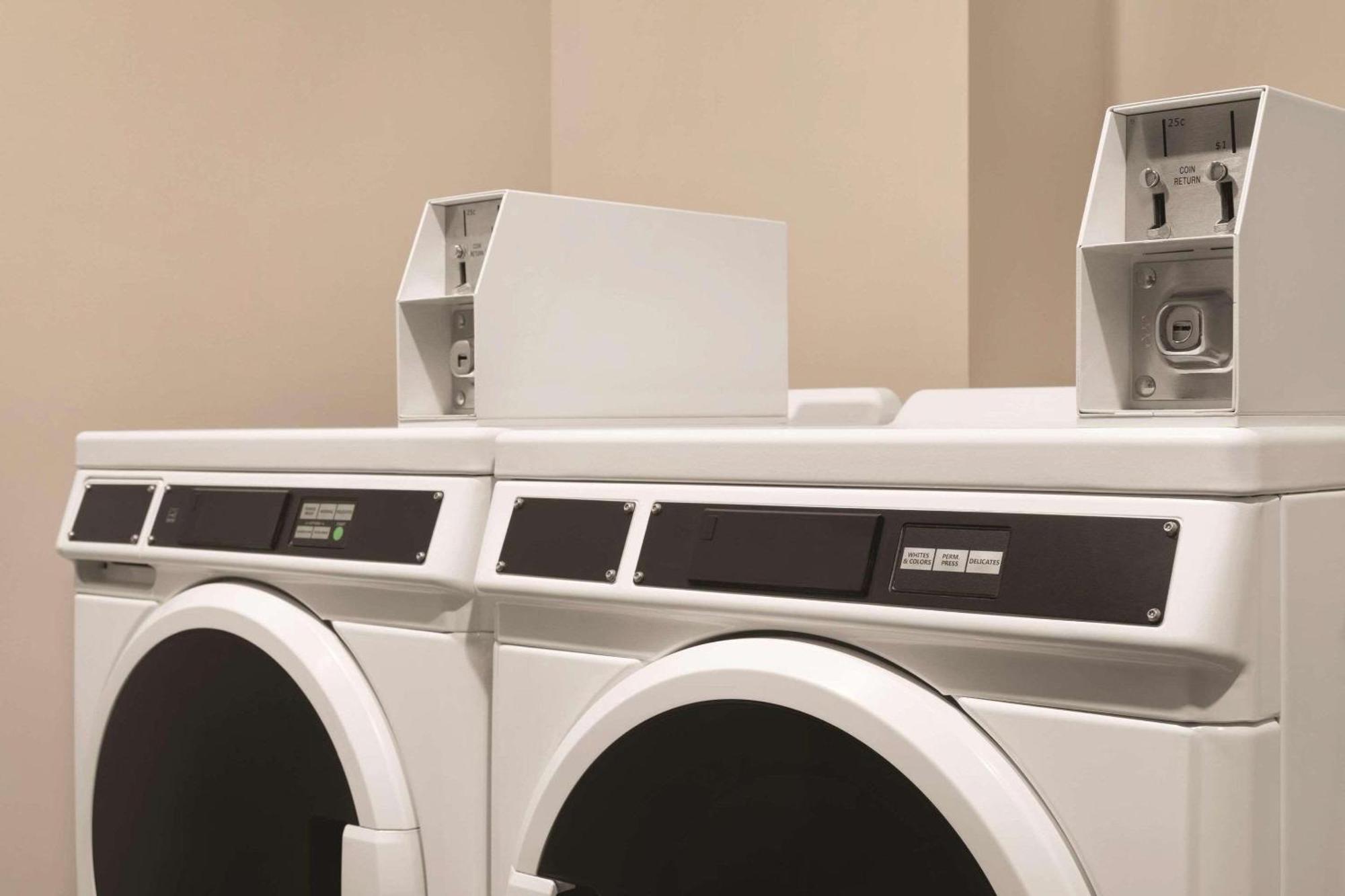 Country Inn & Suites By Radisson, Belleville, On エクステリア 写真
